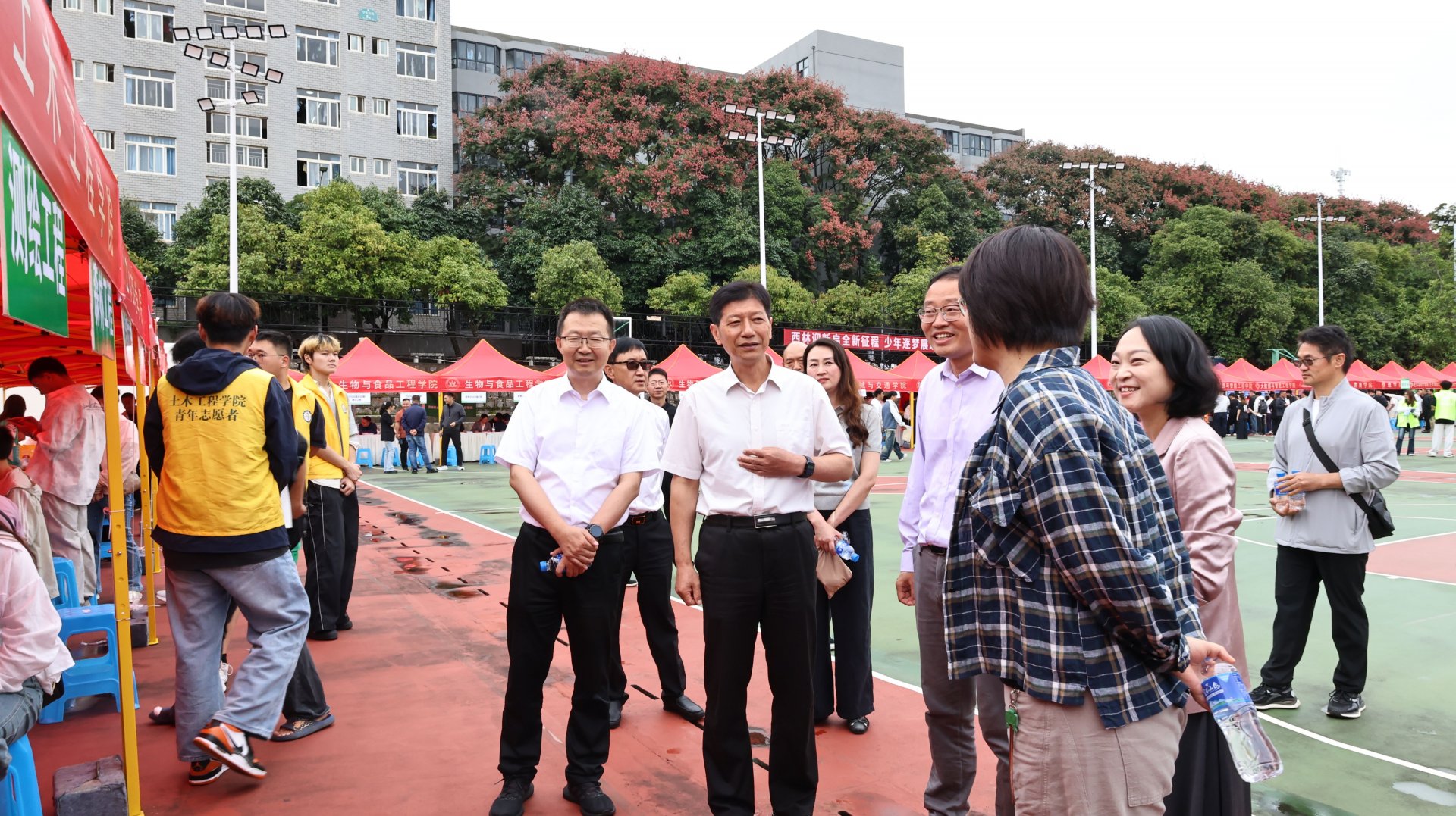 确保教学保障落实到位